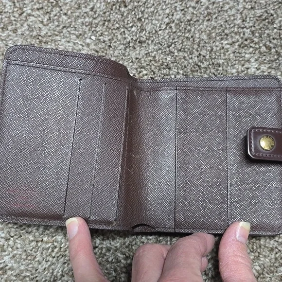 LOUIS VUITTON VINTG 2006 DAMIER EBENE COMPACT ZIP/BI-FOLD WALLET VERY GOOD COND - Picture 2 of 7